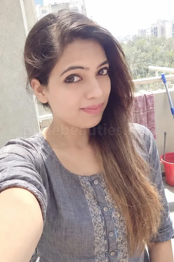 Mona, escort in Viman Nagar, Pune